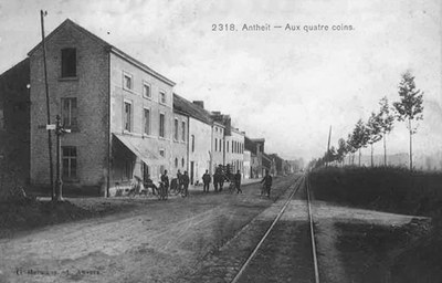 Voie du Tram à Antheit au niveau actuellement du rond point Paul Delvaux