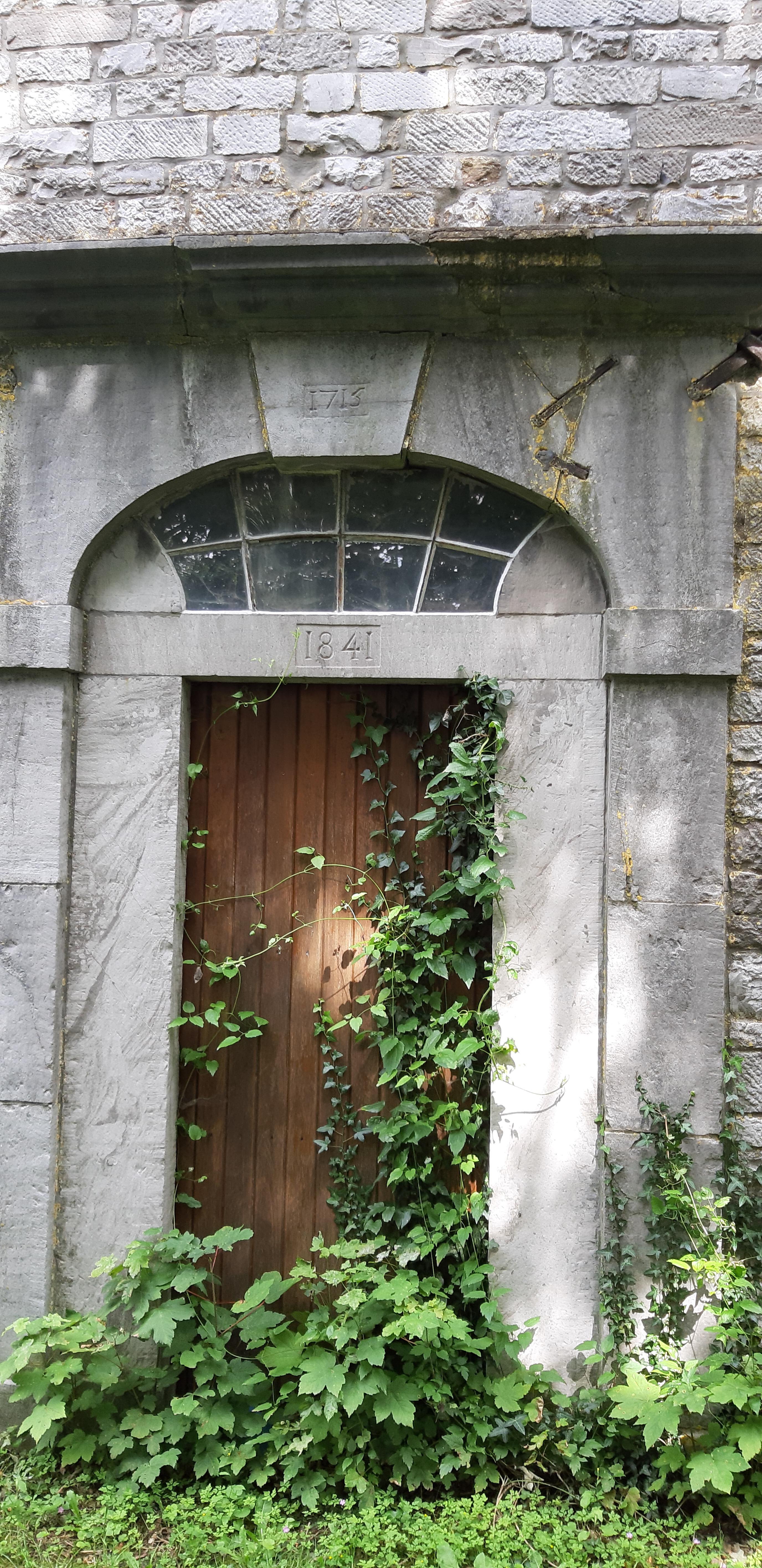 Ancienne entrée de l'Eglise à l'opposé de l'actuelle - Antheit