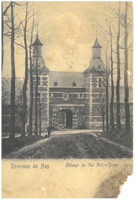 Entrée de la ferme et de l'Abbaye