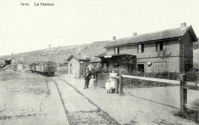 Gare de Java hier et aujourd'hui (2024), rue Jean Corbion