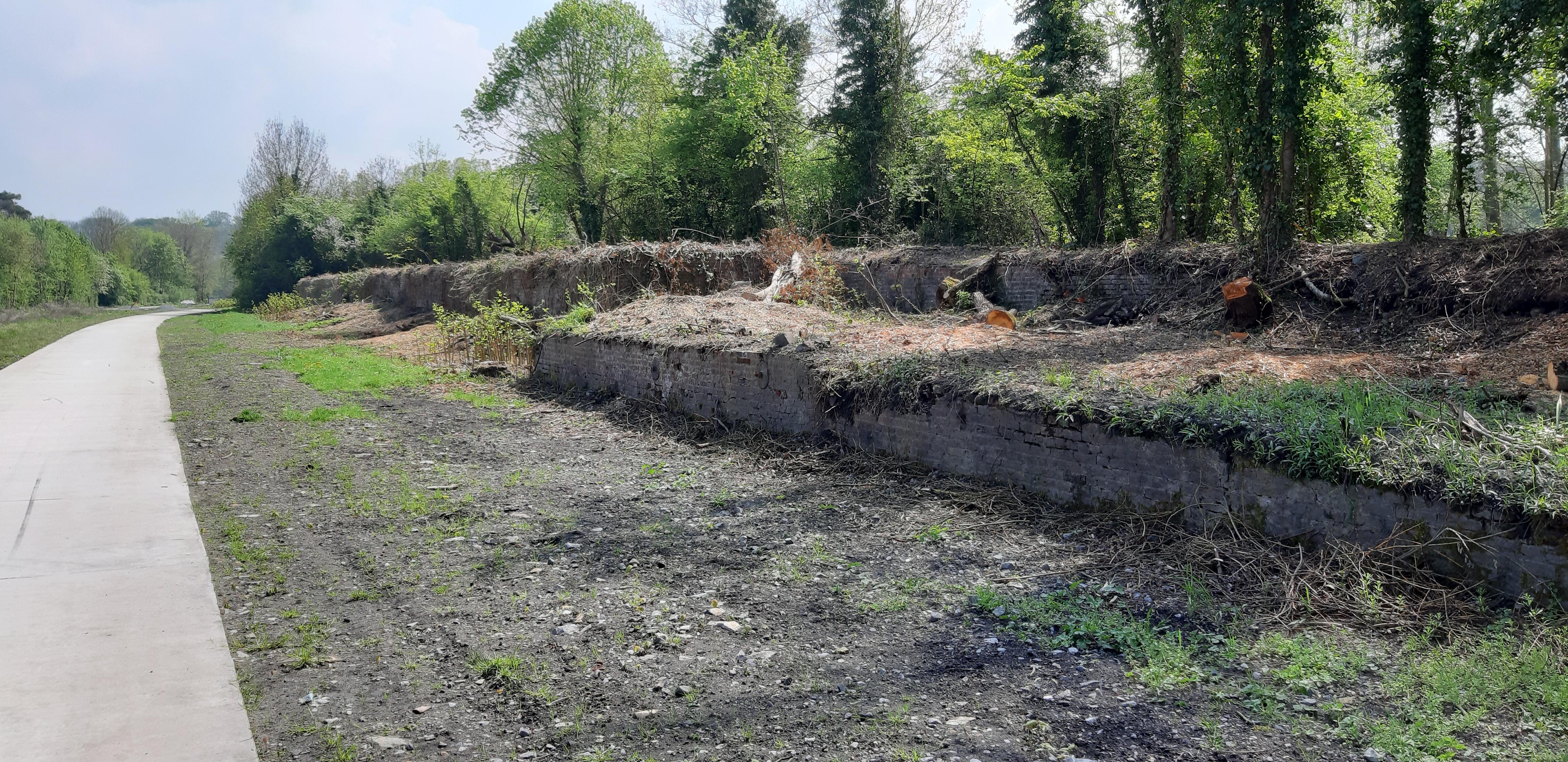 Quai de chargement de la gare de Moha (photo avril 2024)