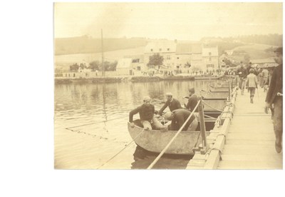 Pont en bois entre Gives et Java en 1908