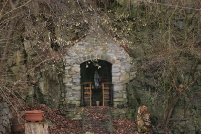 Grotte dite Chapelle de pierre à Moha rue Raide Vallée