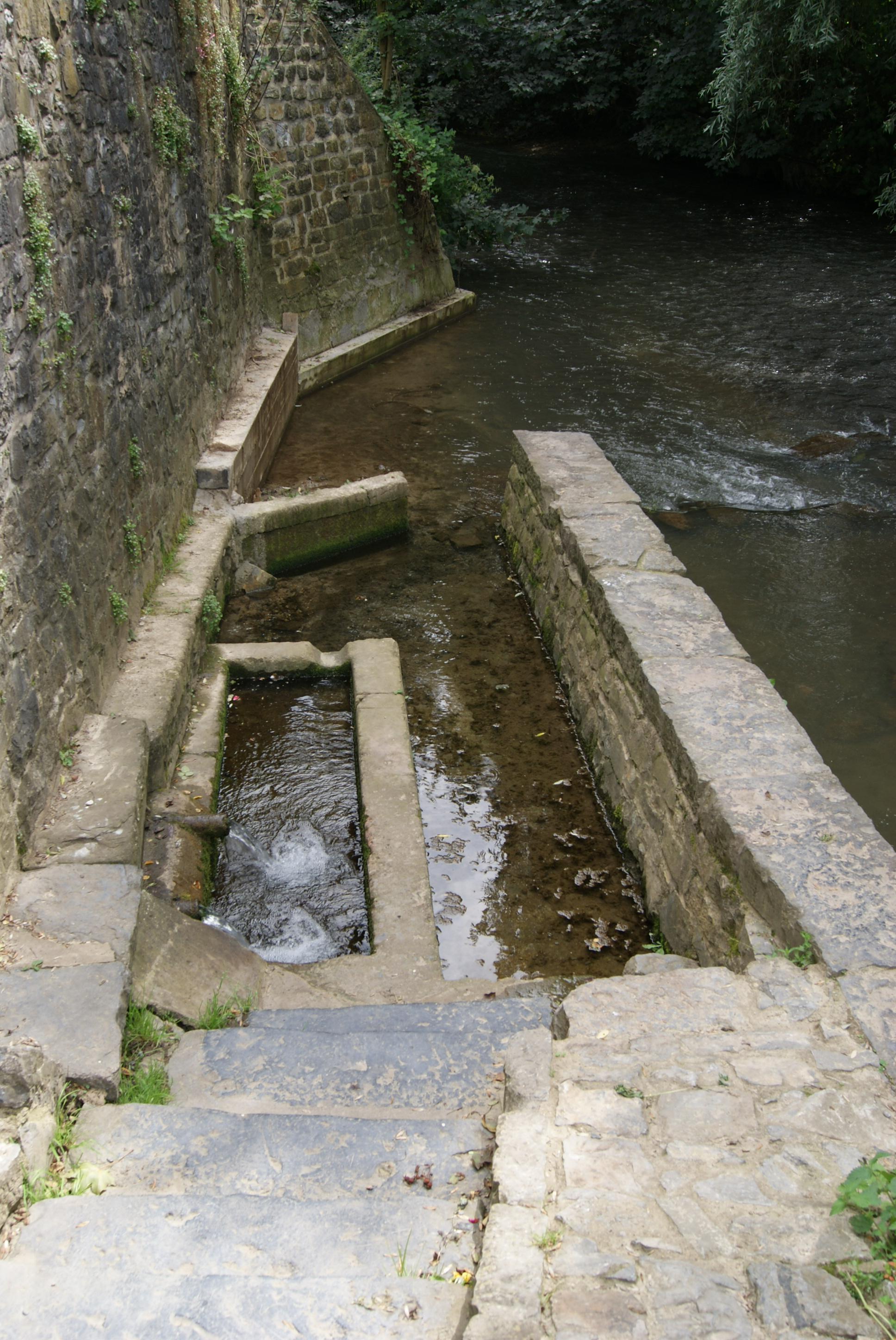 Lavoir Fontaine à Moha