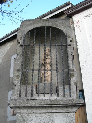 Potale d'une Vierge à l'enfant, rue Reine Astrid à Antheit