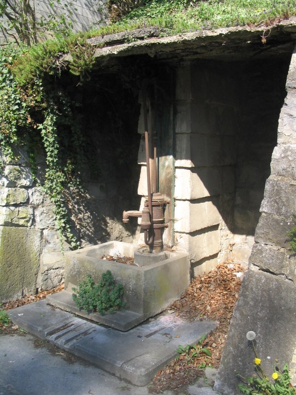Borne Fontaine Pompe à Moha