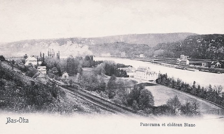 Panorama de Bas-Oha avec vue du Château Blanc