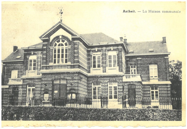 Maison communale d'Antheit et école, rue Saint-Martin à Antheit