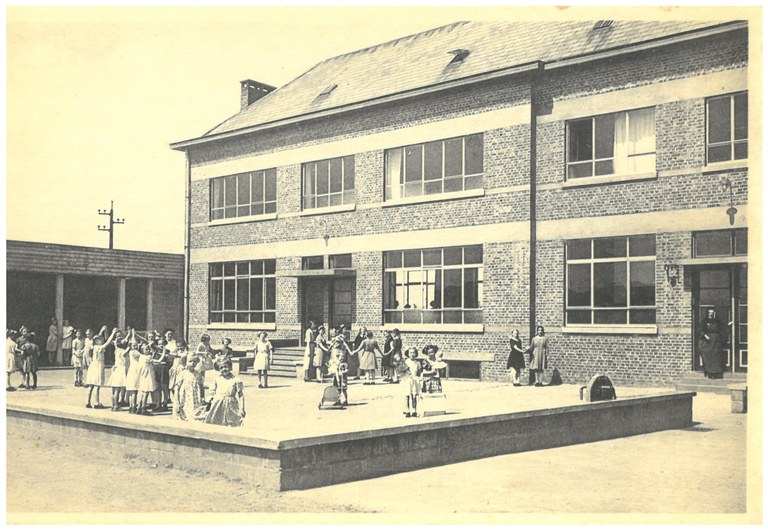 Maison Dieu à Antheit : la cour de récréation