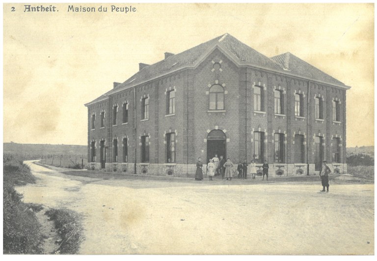 Maison Dieu à Antheit (anciennement  maison du Peuple )