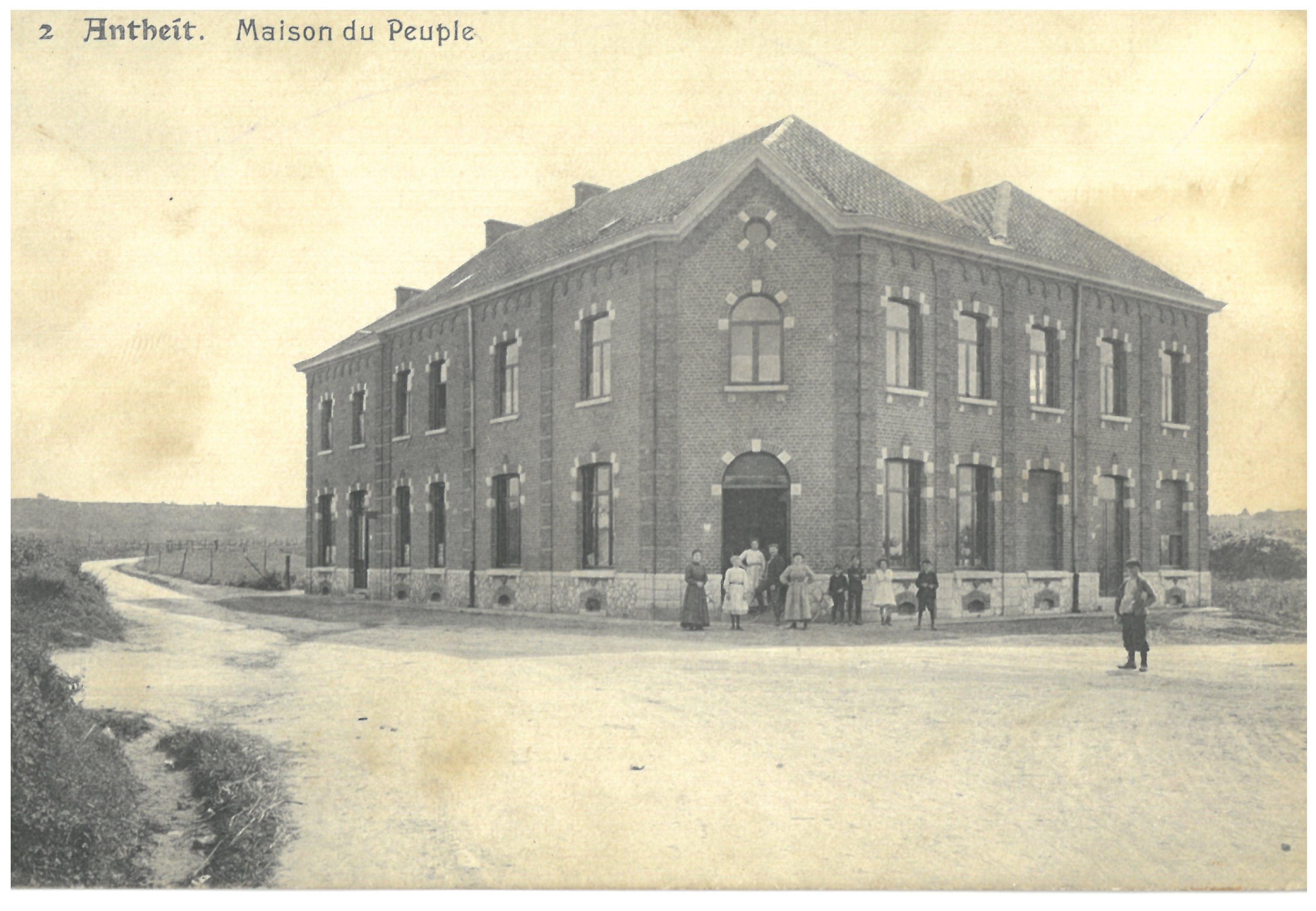 Maison Dieu à Antheit (anciennement  maison du Peuple )