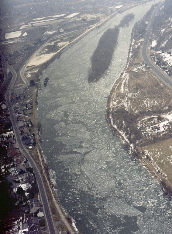 La Meuse gelée en hiver 1986