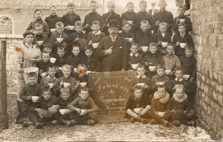 Souvenir du Repas scolaire à Huccorgne en 1914-1917